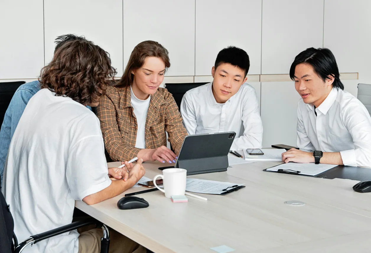 Sessão de ideação e design de soluções com IA e automação